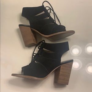 ❌SOLD❌Hinge Suede Black Sandals